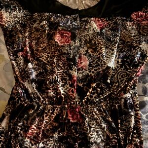 Gimmicks by BKE Multicolor Floral and Animal Print Blouse